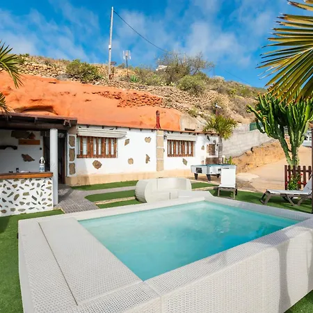 Сasa de vacaciones Placentera Cueva Con Piscina Privada